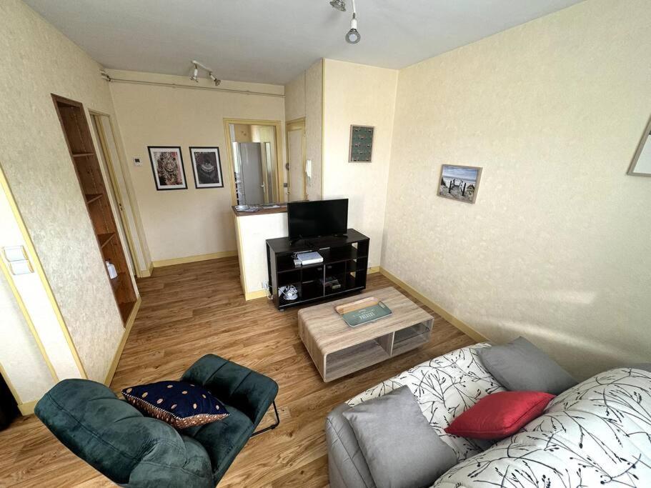 Appartement Proche De L'Hyper-Centre Avec Garage Caen Zewnętrze zdjęcie
